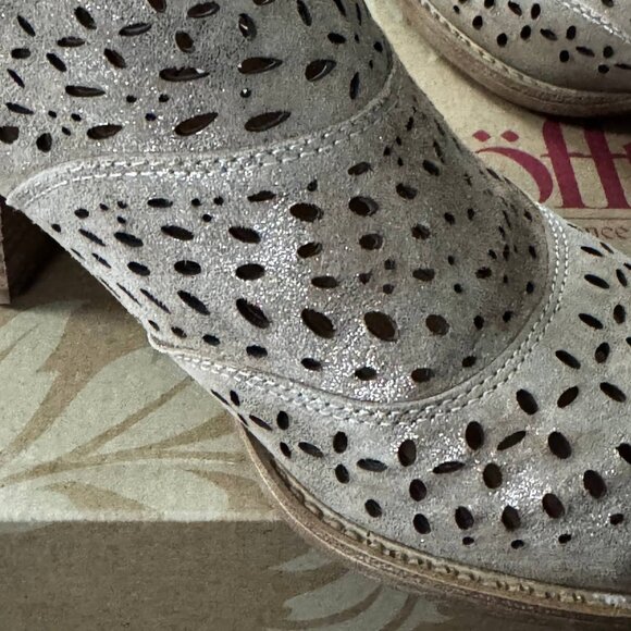 Söfft Cutout Leather Booties – Metallic Beige – Size 6.5 - Picture 2 of 5
